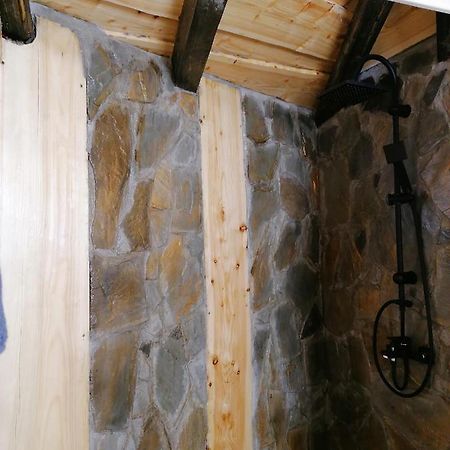 Casuta Con Villa Fundata Luaran gambar